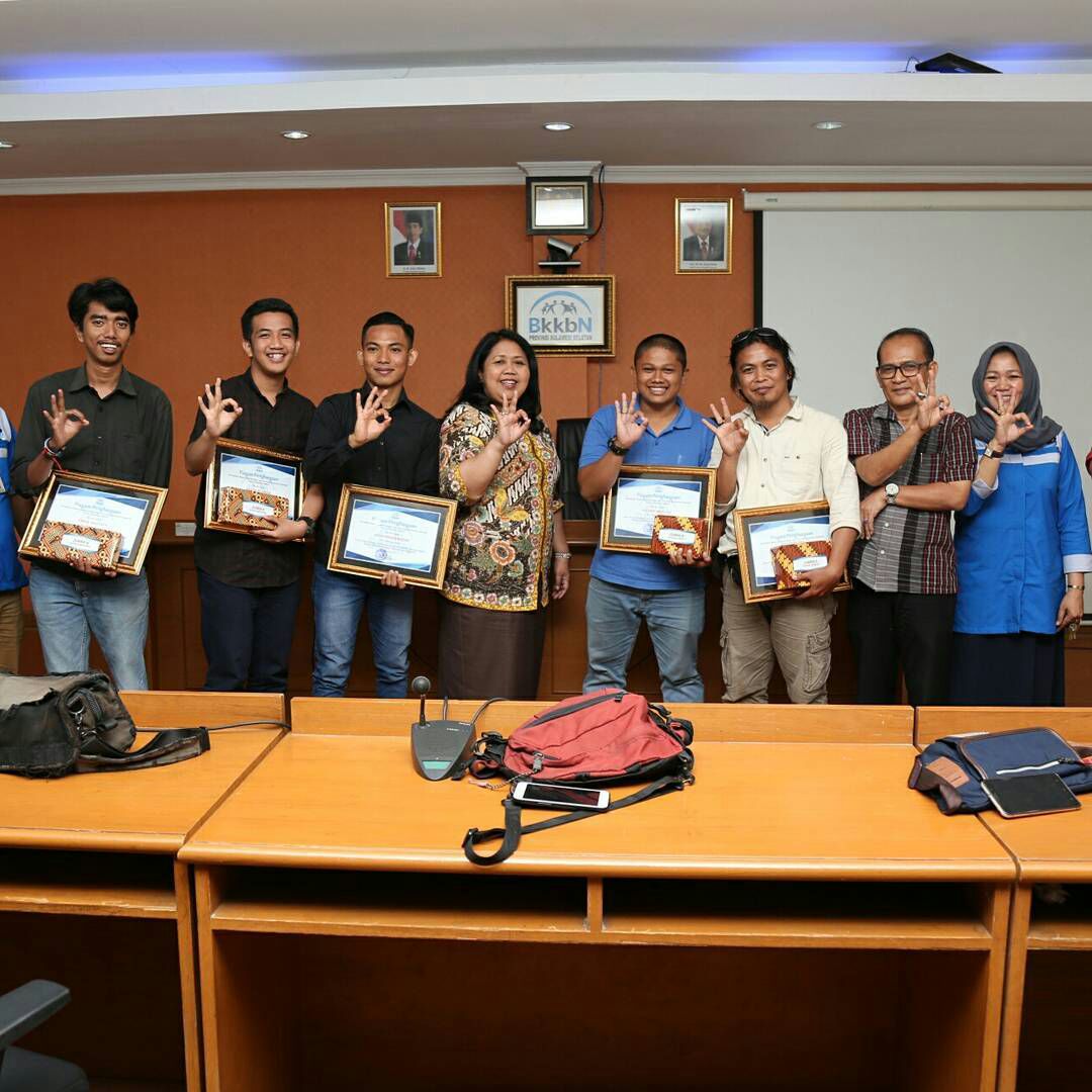 Gambar Redaktur Foto UKM LIMA Juara Tiga Lomba Foto